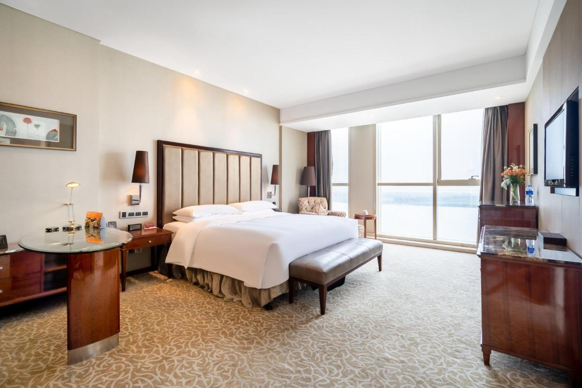 מלון Crowne Plaza Zhenjiang By Ihg מראה חיצוני תמונה