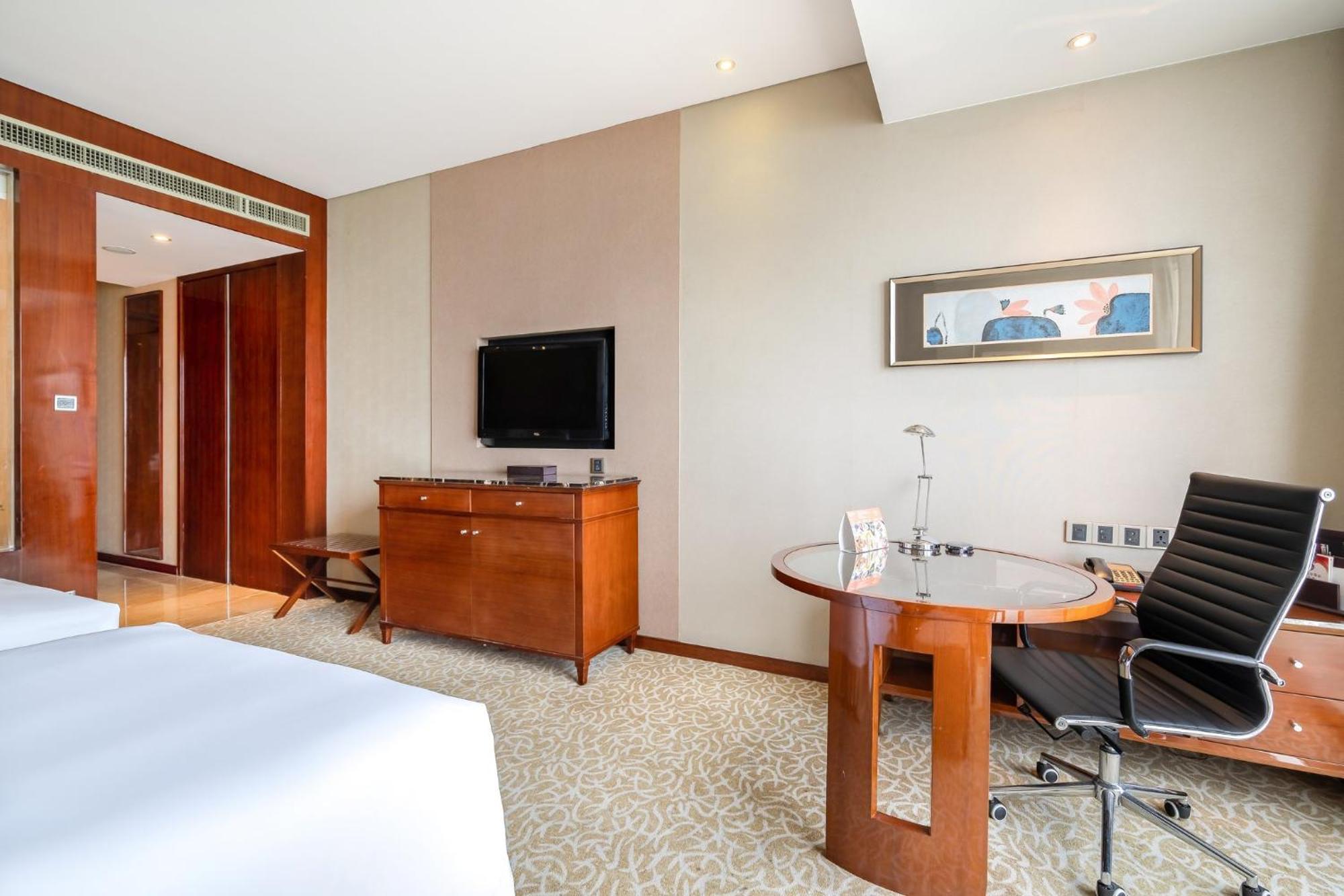מלון Crowne Plaza Zhenjiang By Ihg מראה חיצוני תמונה