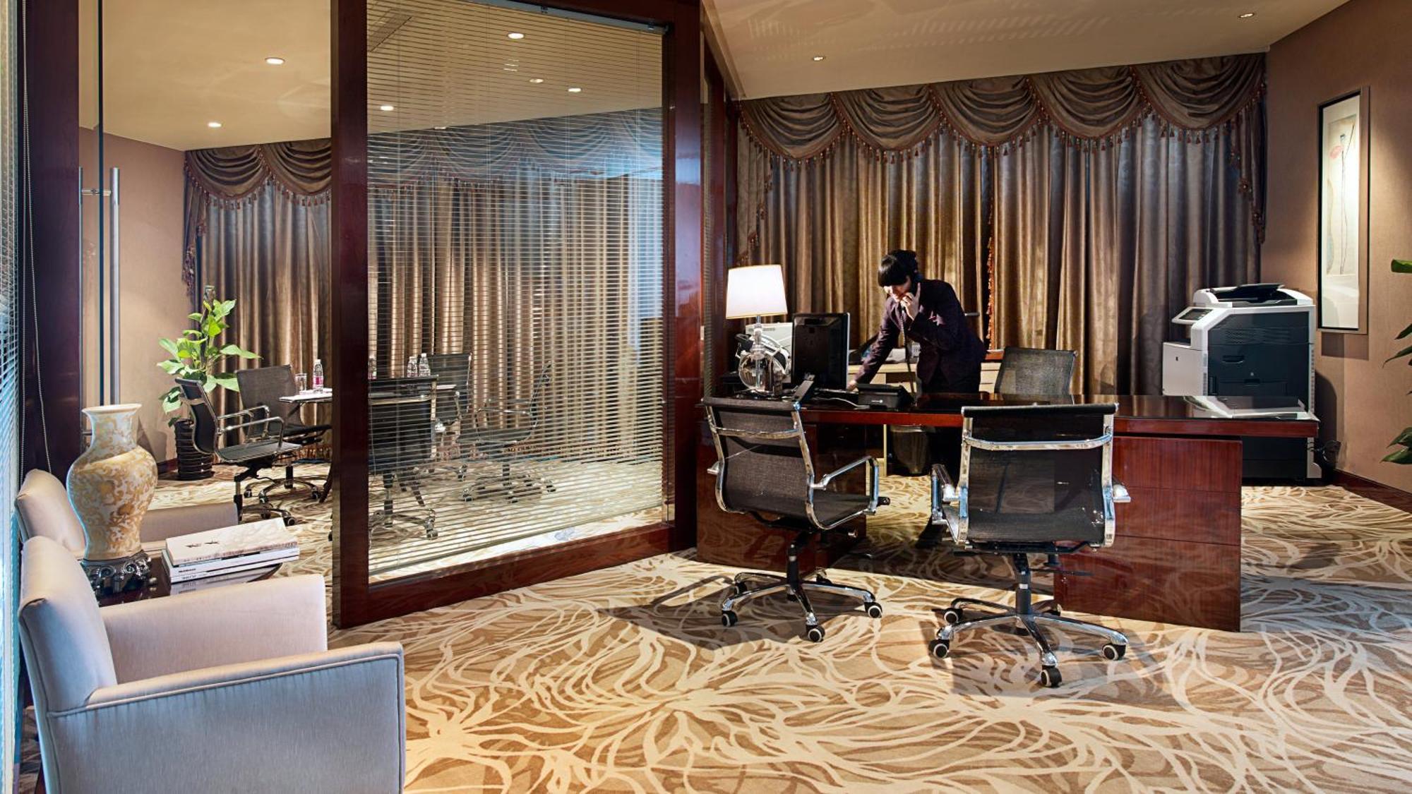 מלון Crowne Plaza Zhenjiang By Ihg מראה חיצוני תמונה