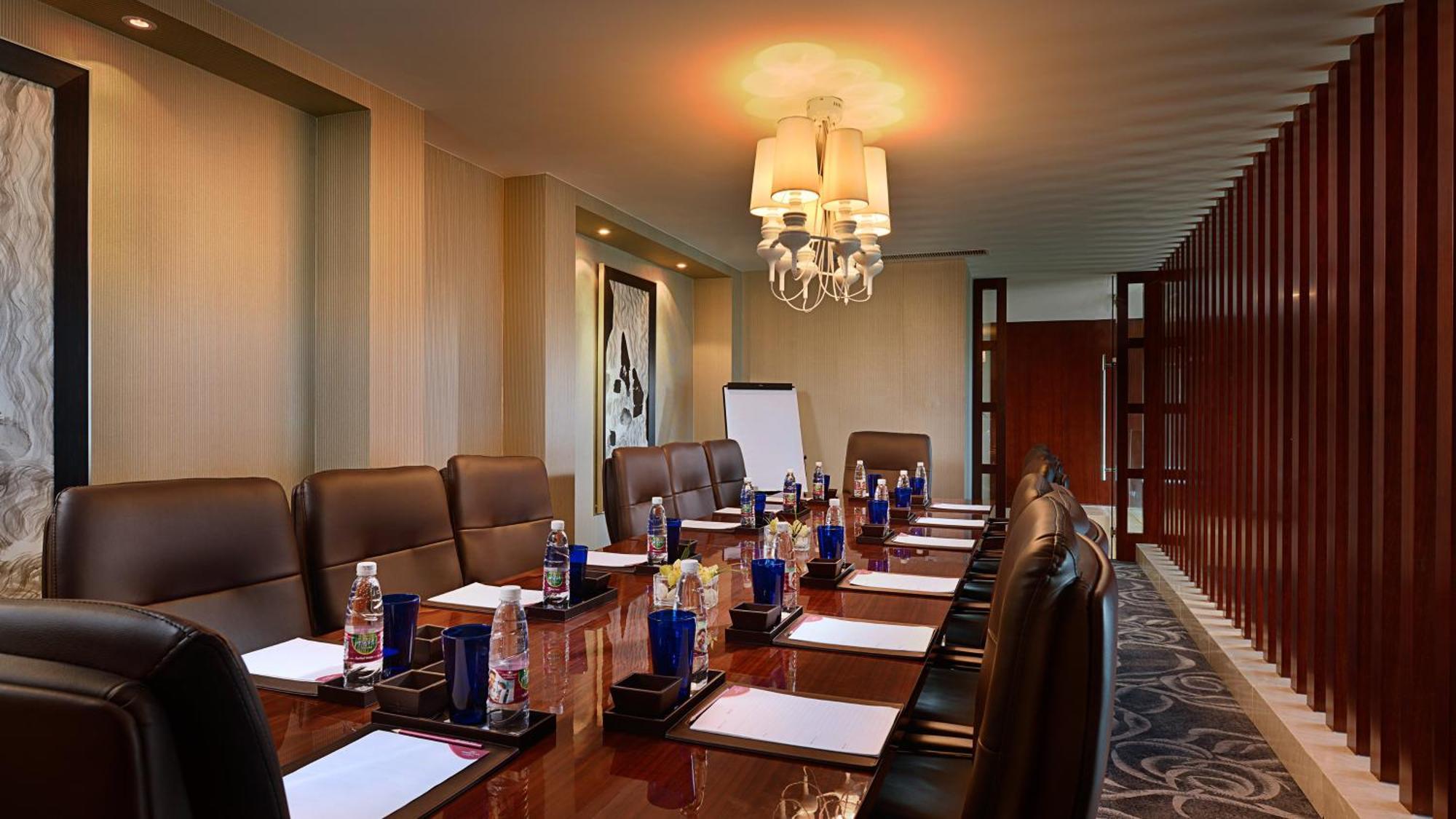 מלון Crowne Plaza Zhenjiang By Ihg מראה חיצוני תמונה