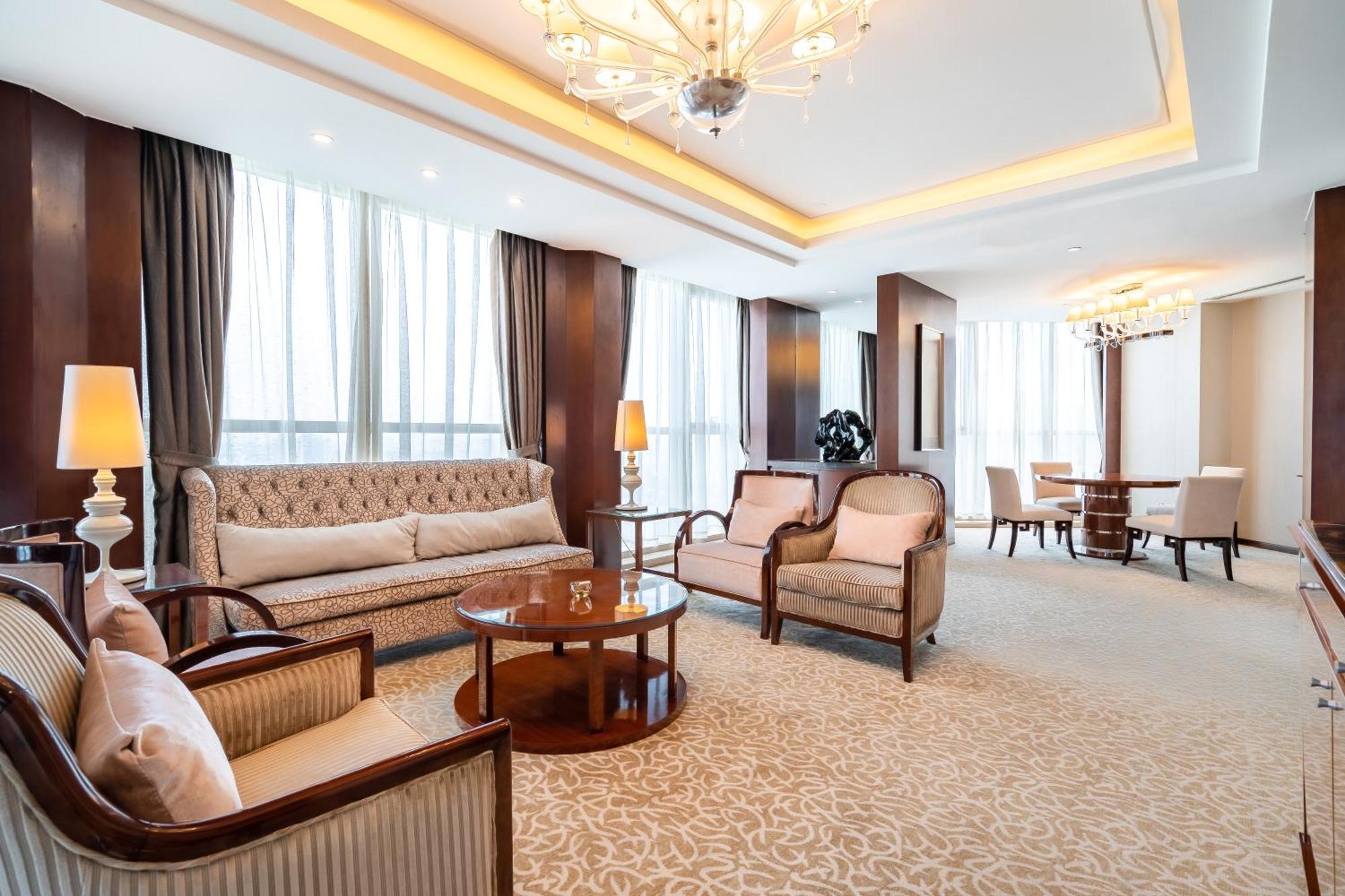 מלון Crowne Plaza Zhenjiang By Ihg מראה חיצוני תמונה