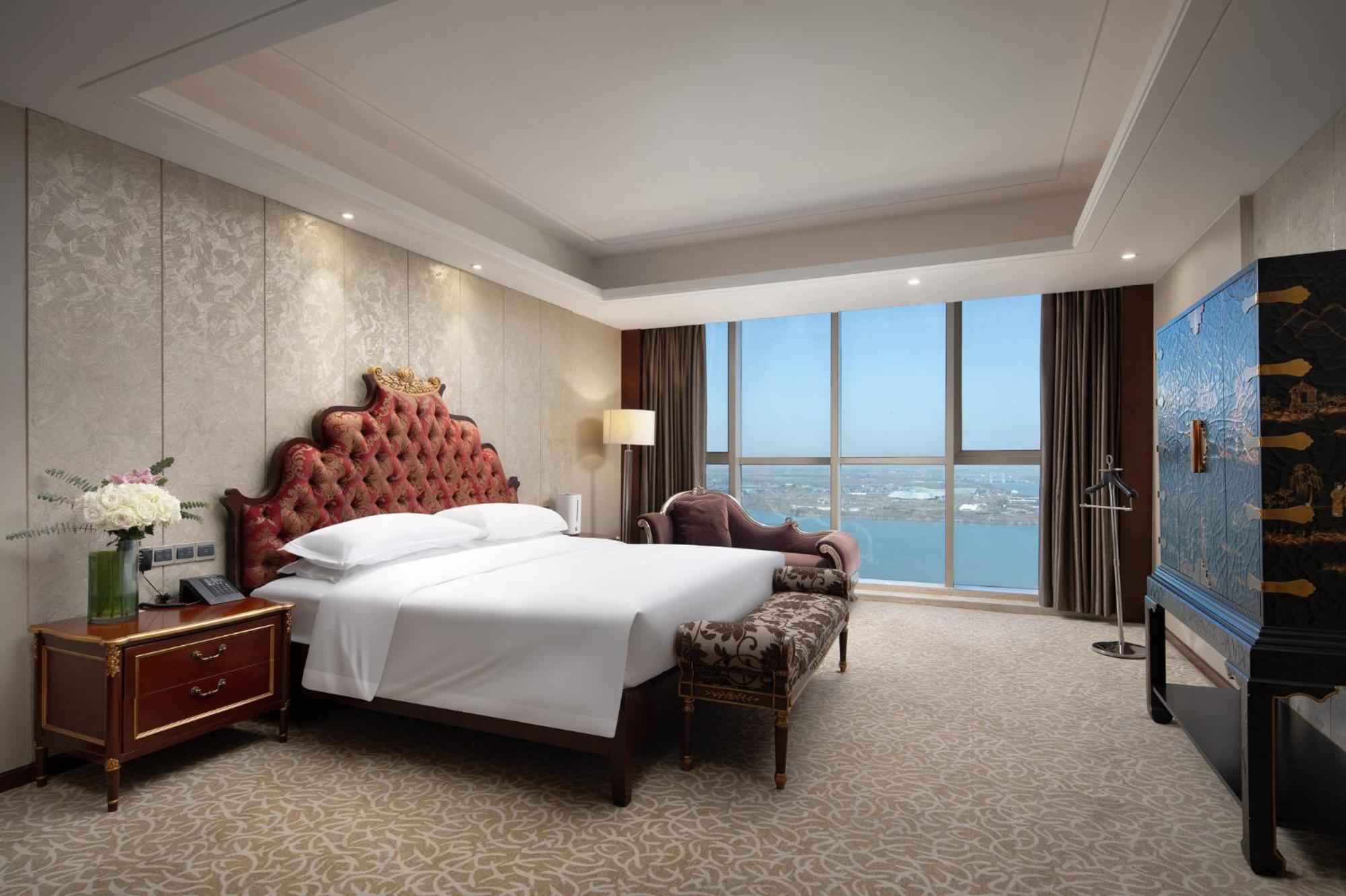 מלון Crowne Plaza Zhenjiang By Ihg מראה חיצוני תמונה