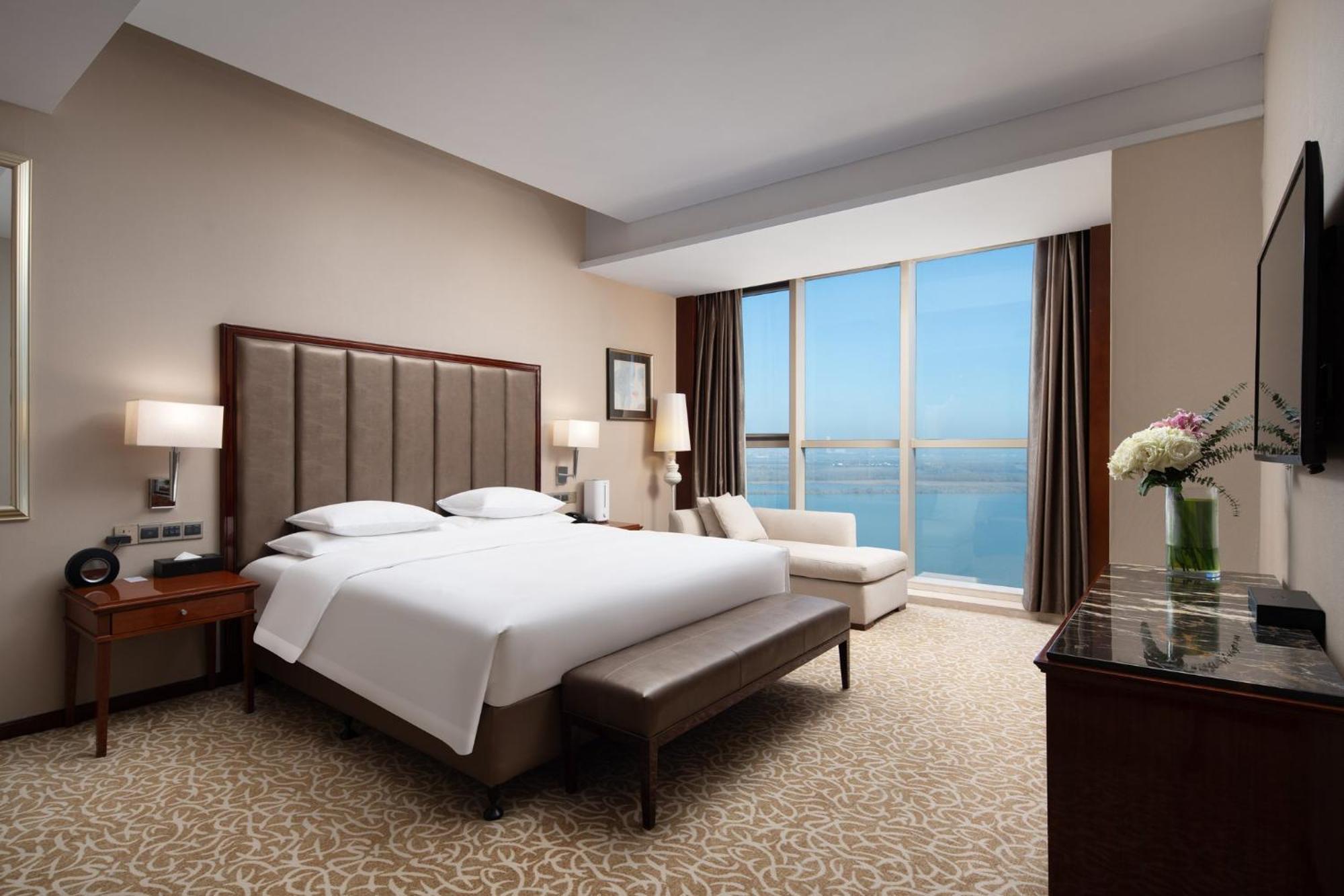 מלון Crowne Plaza Zhenjiang By Ihg מראה חיצוני תמונה